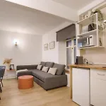 Apartment Puerta Del Camino 4 *